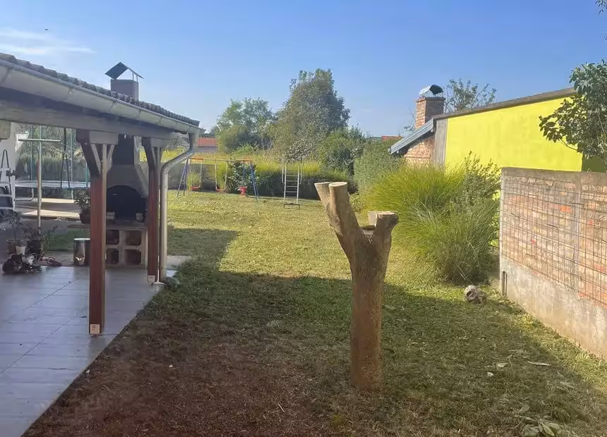 Dvorište prije košnje i krčenja
